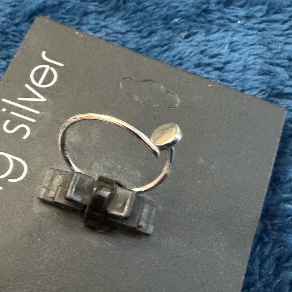 Size 7 ring - Picture 5 of 6